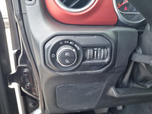 Used 2022 Jeep Gladiator Rubicon w/ LED Lighting Group AWD/4WD image 21