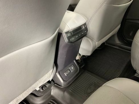Used 2022 Toyota Highlander Platinum image 18