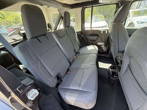 Used 2025 Jeep Wrangler Unlimited Sport AWD/4WD image 10