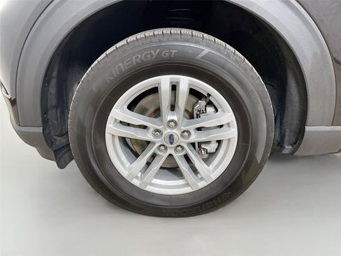 Used 2024 Ford Explorer XLT w/ Equipment Group 202A AWD/4WD image 29