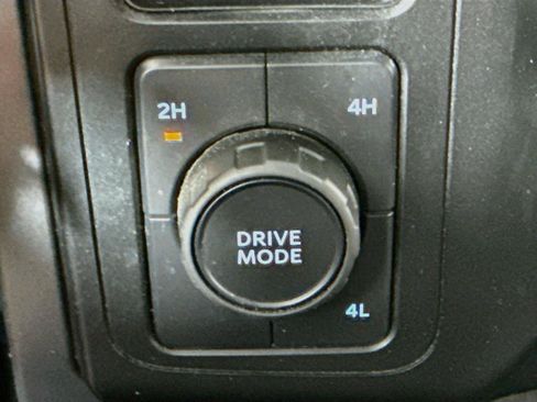 Used 2023 Ford F150 XLT AWD/4WD image 13