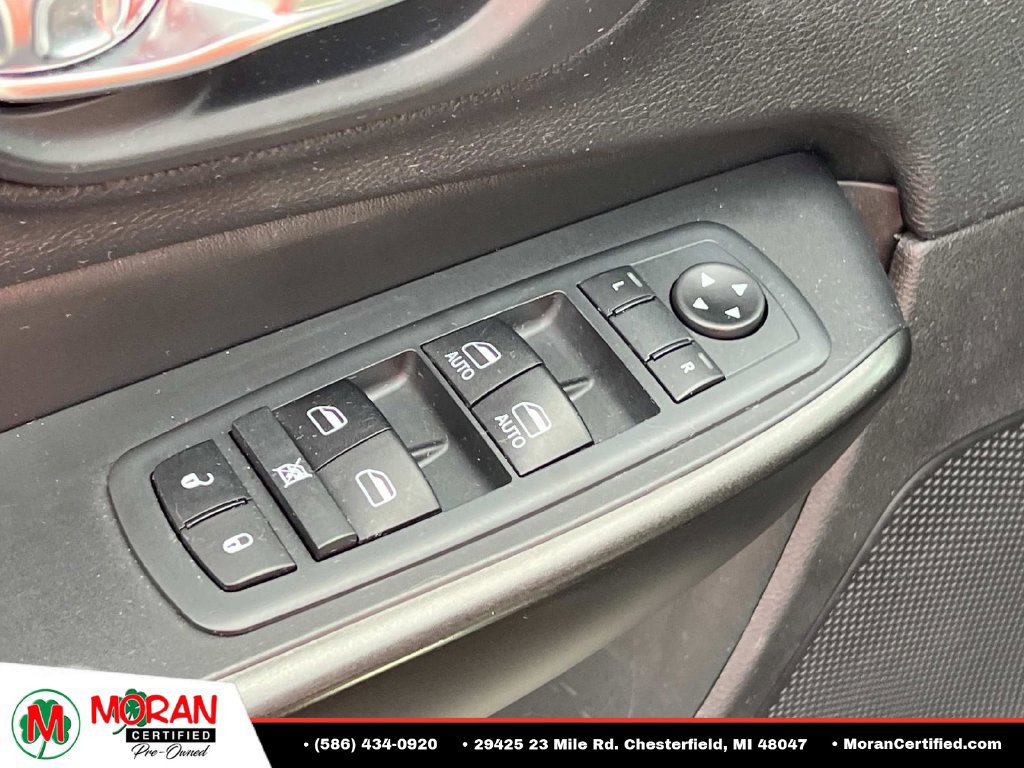 Used 2020 Jeep Cherokee Trailhawk w/ Cold Weather Group AWD/4WD image 16
