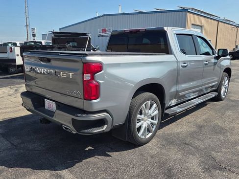 Used 2025 Chevrolet Silverado 1500 High Country w/ Technology Package AWD/4WD image 3