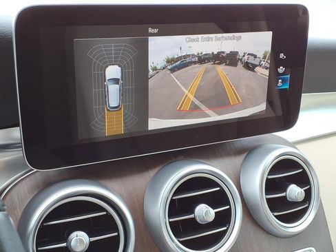 Used 2021 Mercedes-Benz GLC 300 image 28