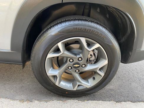 Used 2025 Chevrolet Trax LT w/ Driver Confidence Package image 22