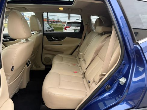 Used 2018 Nissan Rogue SL w/ Premium Package image 22