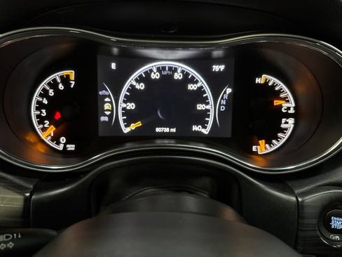 Used 2019 Jeep Grand Cherokee Altitude AWD/4WD image 18