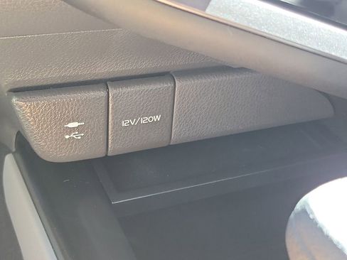 Used 2019 Toyota Camry LE FWD image 13