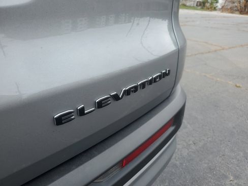 Used 2024 GMC Acadia Elevation image 6