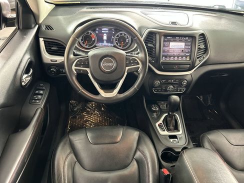 Used 2016 Jeep Cherokee Trailhawk w/ Comfort/Convenience Group AWD/4WD image 22