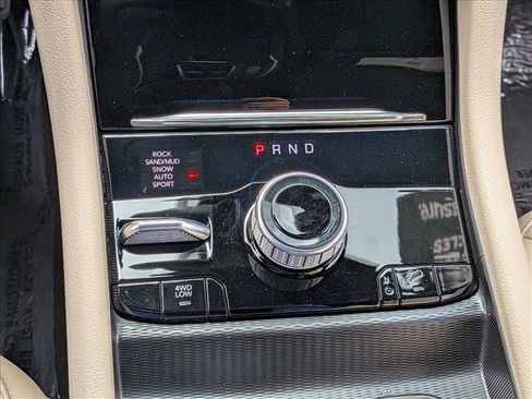 Certified 2025 Jeep Grand Cherokee L Limited w/ Black Appearance Package AWD/4WD image 12