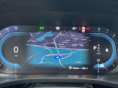 Used 2025 Volvo XC60 B5 Plus w/ Protection Package Premier image 17