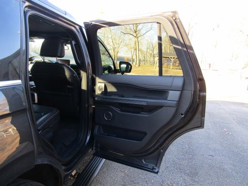 Certified 2023 Ford Expedition Limited image 21