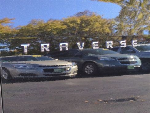 Used 2022 Chevrolet Traverse LT image 31