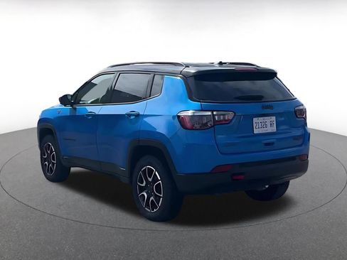 Used 2025 Jeep Compass Trailhawk AWD/4WD image 10
