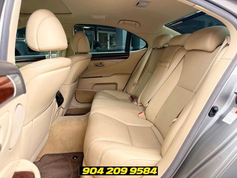 Used 2016 Lexus LS 460 w/ Comfort Package RWD image 27
