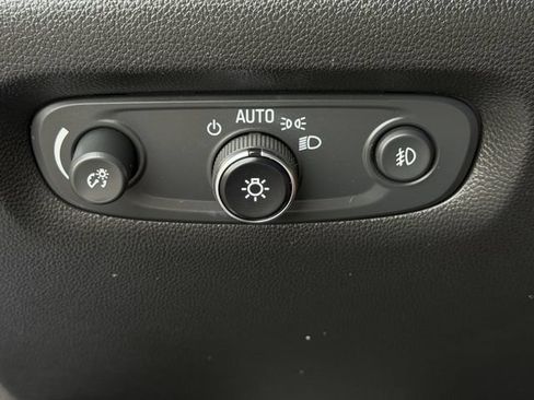Used 2020 Chevrolet Traverse RS FWD image 25