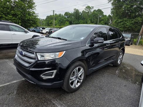 Used 2018 Ford Edge Titanium w/ Ford Safe & Smart Package FWD image 4