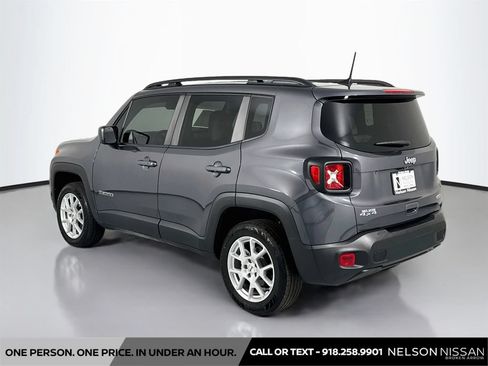 Used 2022 Jeep Renegade Latitude w/ Convenience Group AWD/4WD image 7