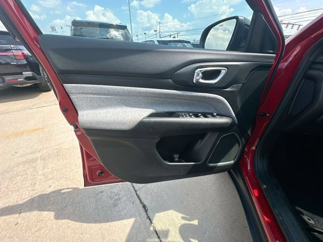 Used 2023 Jeep Compass Latitude AWD/4WD image 23
