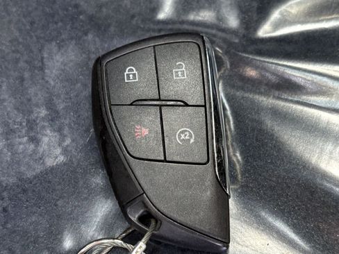 Used 2025 Chevrolet Equinox LT FWD image 24