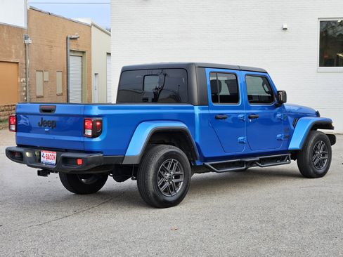 Used 2024 Jeep Gladiator Sport image 4