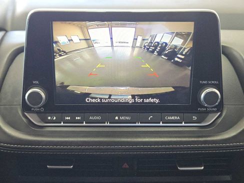 Used 2024 Nissan Rogue SV image 19