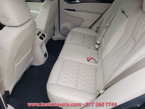 Used 2021 Buick Envision Avenir w/ Technology Package II image 11