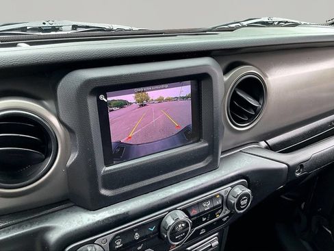Used 2022 Jeep Gladiator Sport AWD/4WD image 14