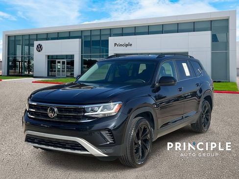 Used 2023 Volkswagen Atlas SE AWD/4WD image 1
