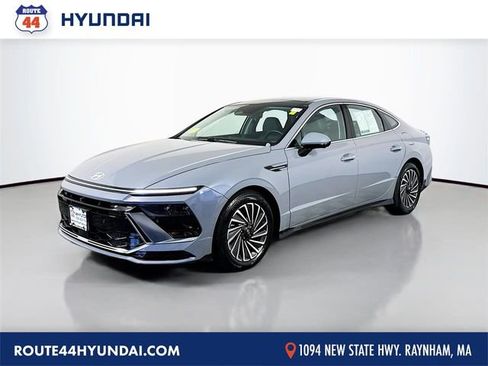 Used 2024 Hyundai Sonata Limited FWD image 1