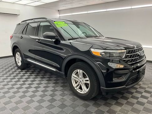 Used 2020 Ford Explorer XLT w/ Comfort Package AWD/4WD image 3