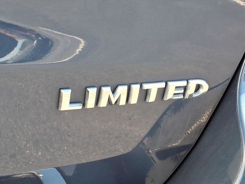 Used 2021 Jeep Grand Cherokee Limited w/ Trailer Tow Group IV image 10