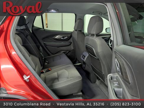 Used 2024 GMC Terrain SLE w/ Driver Convenience Package image 10