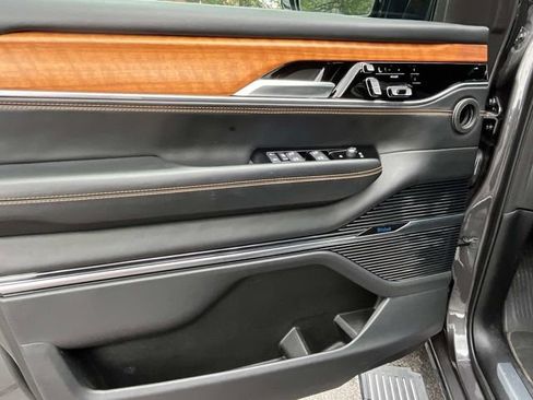 Used 2024 Jeep Grand Wagoneer L Series III AWD/4WD image 34