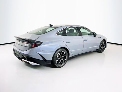 Used 2025 Hyundai Sonata SEL FWD image 9