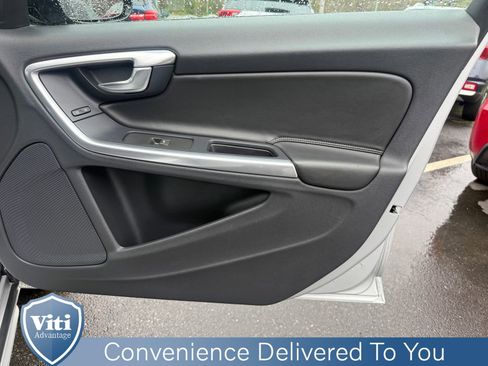 Used 2018 Volvo V60 T5 Cross Country AWD/4WD image 28