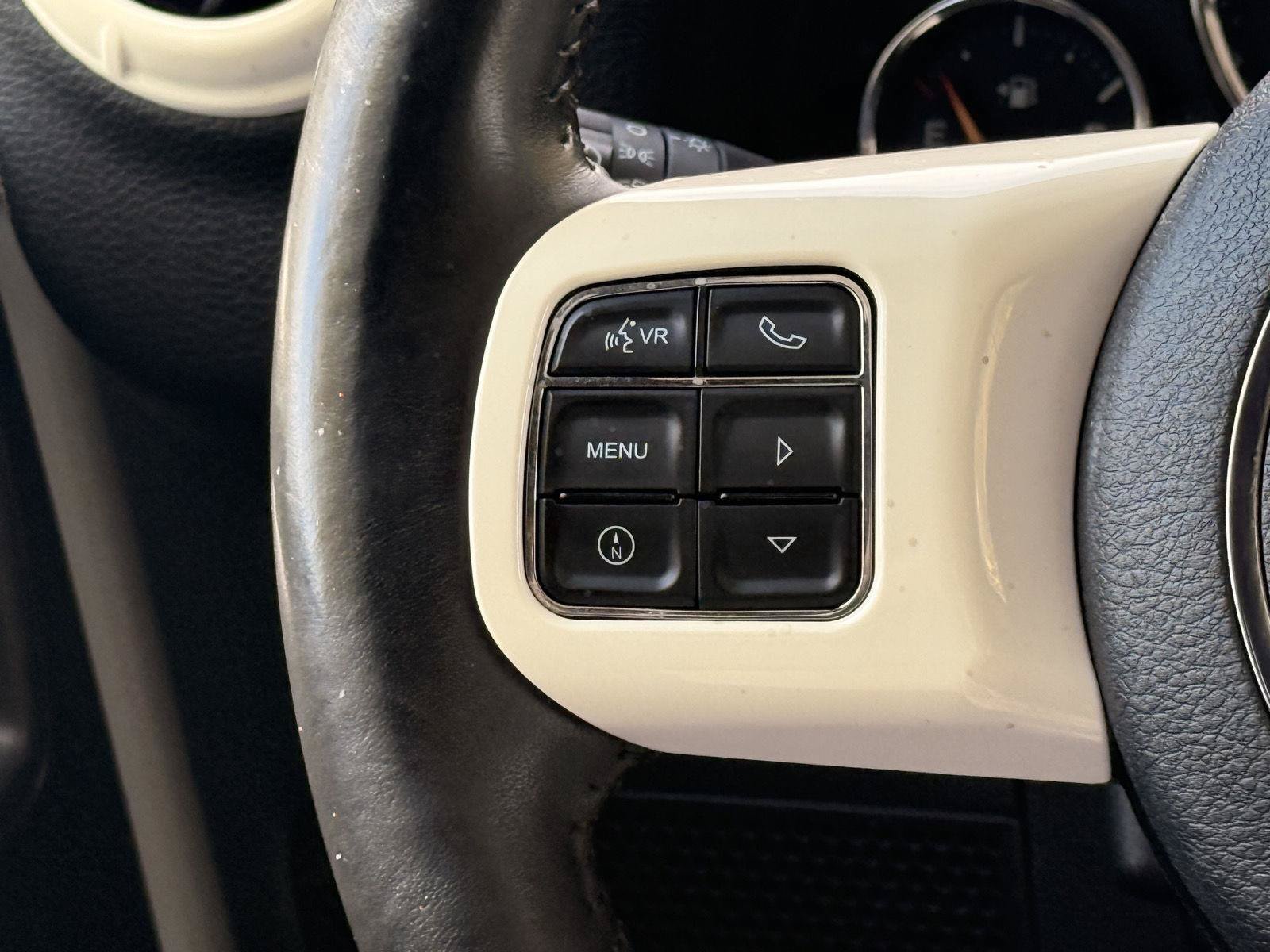 Used 2018 Jeep Wrangler Unlimited Sahara w/ Connectivity Group AWD/4WD image 23