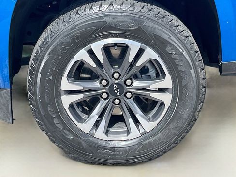 Used 2022 Chevrolet Colorado Z71 w/ Safety Package AWD/4WD image 29