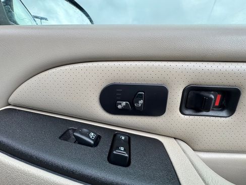 Used 2003 Cadillac Escalade AWD image 52