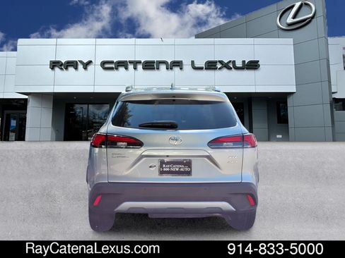 Used 2024 Toyota Corolla Cross XLE w/ Convenience Package AWD/4WD image 5
