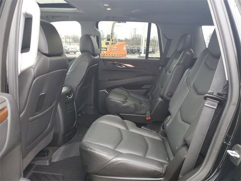 Used 2020 Cadillac Escalade Luxury image 25