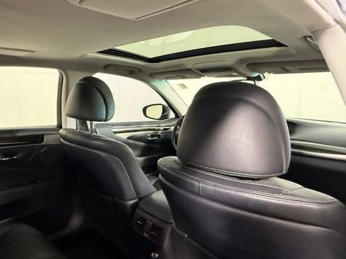Used 2014 Lexus LS 460 w/ Comfort Package RWD image 21