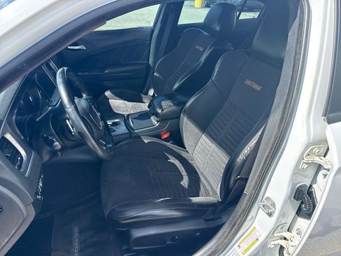 Used 2017 Dodge Charger R/T RWD image 9