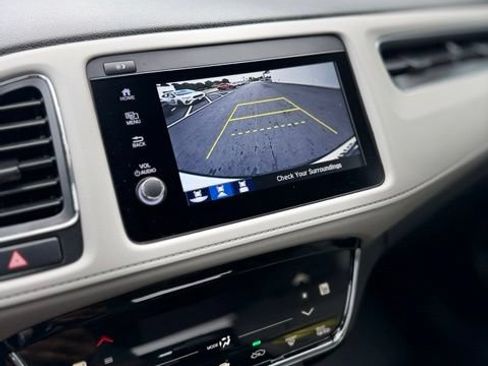 Used 2020 Honda HR-V EX image 11