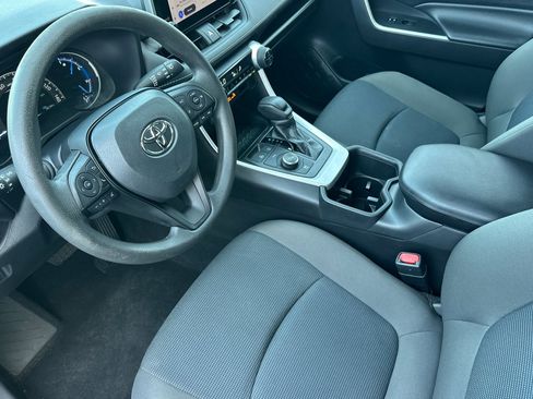Certified 2023 Toyota RAV4 LE AWD/4WD image 9
