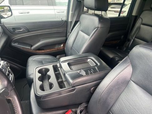 Used 2019 Chevrolet Suburban LS w/ All-Season Package RWD image 4