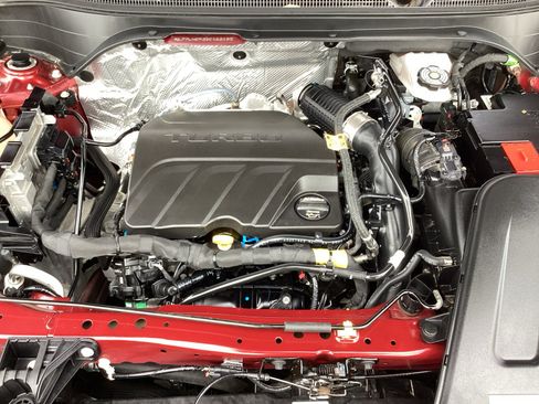 Used 2025 Chevrolet Trax LT image 31