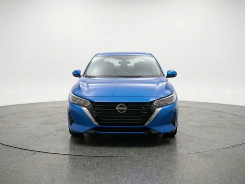 Used 2025 Nissan Sentra SV image 2