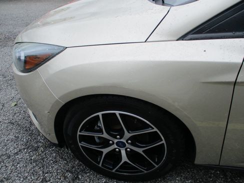 Used 2017 Ford Focus SEL FWD image 13